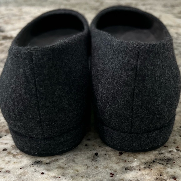 Stewart Weitzman Legacy Cap shoe - Picture 4 of 7